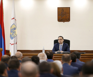 Yerevan Mayor to Review Contract with Water Supplier