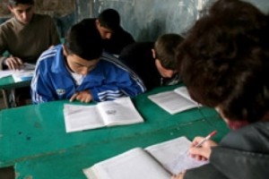 Հին ու նոր դպրոցների արանքում 
