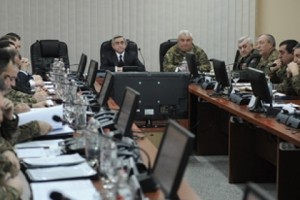 Սերժ Սարգսյանն այցելել է զինված ուժերի օպերատիվ կառավարման կենտրոն