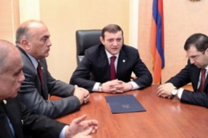Երևանի քաղաքապետը ներկայացրել է Կենտրոն վարչական շրջանի նոր ղեկավար Արա 
Սադոյանին