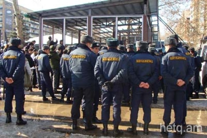 Մաշտոցի այգին և ոստիկանության պարզաբանումը