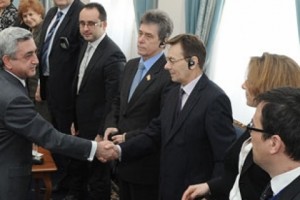 Եվրանեստ ԽՎ-ի պատգամավորները՝ նախագահականում