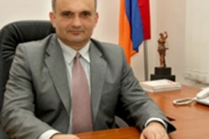 Նախկին դասախոսն ու «Հետքի» ներկայացուցիչը ժամանակ են խնդրել դատավորին 
ինքնաբացարկ  հայտնելու համար