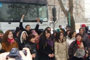 Акция: “Рождение в сквере на проспекте Маштоца самоопределившегося гражданина”