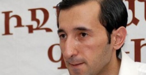 Court Throws Out Slander Suit Against &quot;Hraparak&quot;