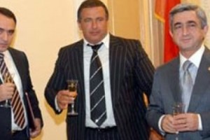 Почему коалиционные партии надеются на слово “вера”?