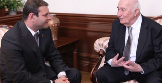 Տարոն Մարգարյանը հյուրընկալել է Ալեքսանդր և Միքայել Մանթաշովներին