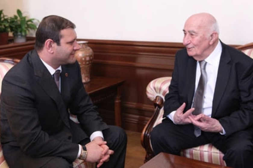 Տարոն Մարգարյանը հյուրընկալել է Ալեքսանդր և Միքայել Մանթաշովներին