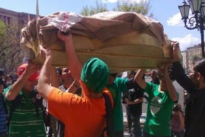 Effigy of Armenian "Oligarch" Paraded Through Yerevan in Mock Funeral