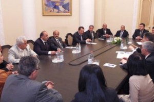 Ասորական համայնքների ներկայացուցիչները կառավարությունում էին