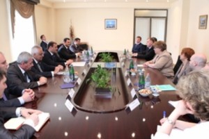 Տարոն Մարգարյանը հանդիպել է սանկտպետերբուրգյան պատվիրակության 
անդամներին