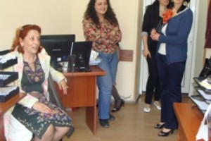После отстранения Золяна преподаватели решили рассказать о царившей в ЕГЛУ атмосфере 
&quot;сталинизма и страха&quot;