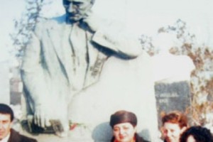 Ապրում ենք խաչագողերի, դիակապուտների ու անբարոյականության սերմնացանների 
կողքին