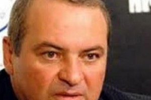 Доход соперника Карена Карапетяна образовался от продажи сена и полученного пособия. А 
что задекларировал К.Карапетян?