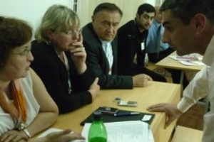 Քվեարկության ավարտից 1 ժամ անց թիվ 10/31-ում ձայների հաշվարկը դեռ չէր սկսվել