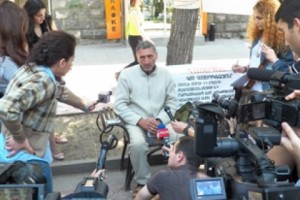 Man on Hunger Strike Resurfaces Outside Central Electoral Commission After Being "Abducted"