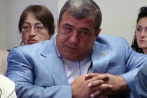 «Հրազդանի» մոտ առևտրի կենտրոն կկառուցվի՞. Ռուբեն Հայրապետյանը դեմ է, Աշոտ Աղաբաբյանի ներկայացուցիչը համոզում է