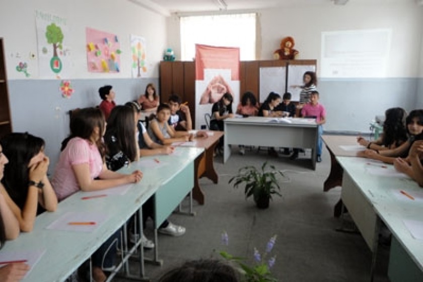Թիվ 2 գիշերօթիկի աշակերտները քննարկել են երեխայի հանդեպ կիրառվող բռնության խնդիրը