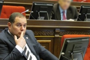 Ованнес Саакян депутатом не станет, но и на заработки не уедет