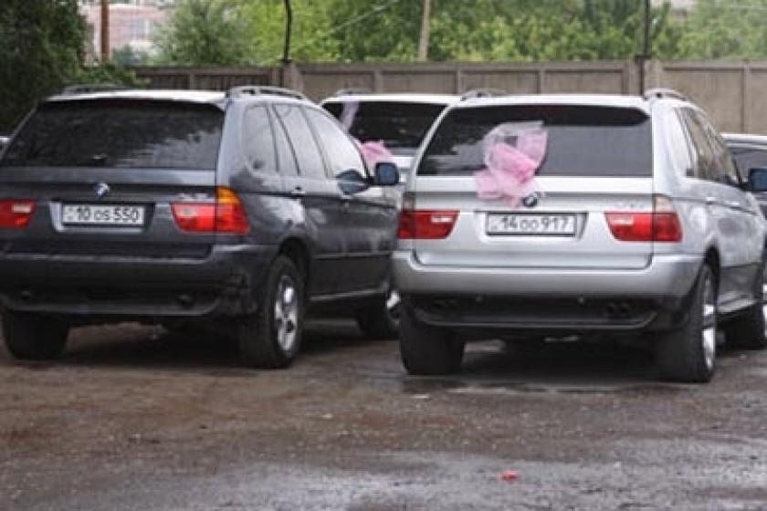 Երևանում ճանապարհային ոստիկանության հատուկ պահպանվող տարածք է տեղափոխվել 28, 
մարզերում՝ 25 մեքենա