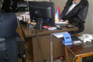 Newspaper, Gegharkuniq Governor, May Settle Out of Court