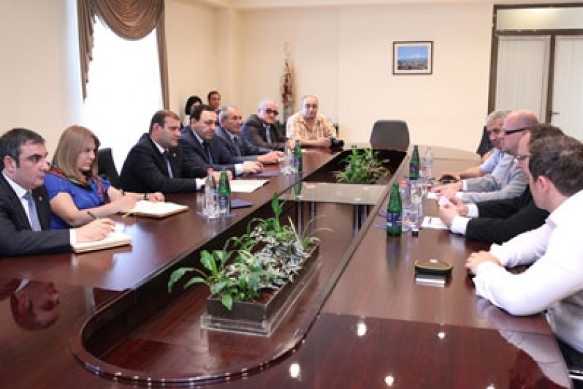 Քննարկել են Երևանում աղբի վերամշակման ճանապարհով այլընտրանքային 
էներգիայի ստացման հնարավորությունները
