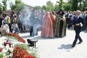 Armenian President Honors Former Prime Minister Margaryan