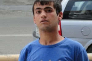 21-летний парень пытался изнасиловать свою несовершеннолетнюю двоюродную сестру-
инвалида