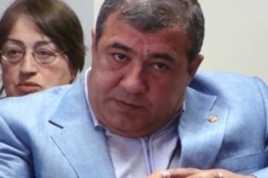 От генпрокурора РА требуют обратиться в НС по вопросу лишения Р.Айрапетяна 
неприкосновенности и возбуждения против него уголовного дела