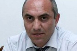 «Ժողովուրդ». ԴԱՀԿ պետը փորե՞լ է Քանաքեռ-Զեյթունի թաղապետի ոտքի տակը