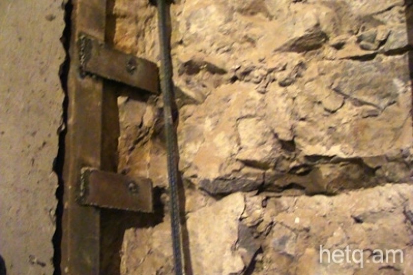 Փրկարարներն իջեցրել են տանիքից կախված, 300 կգ քաշով կառուցատարրը