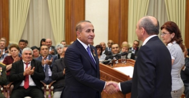 Արցախի նախագահը Հովիկ Աբրահամյանին պարգեւատրել է Մեսրոպ Մաշտոց 
շքանշանով