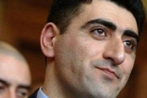 «Հրապարակ». Ադրբեջանն ուզում է ոչնչացնել Սաֆարովին ու մեղքը բարդել հայերի վրա՞