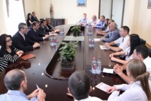 Երևանի քաղաքապետը հանդիպել է Հայաստանում անցկացվող առաջին տուրիստական 
գիտարշավի կազմակերպիչներին