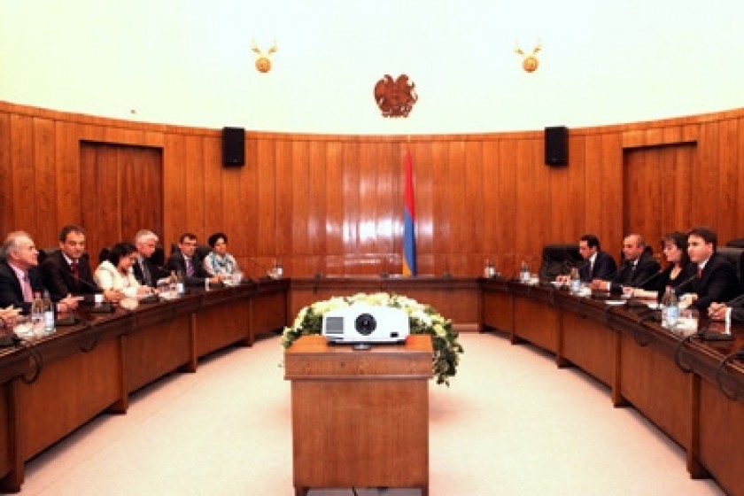 Փոխվարչապետն ընդունեց Ֆրանսիայի միավորված քաղաքների կազմակերպության 
պատվիրակությանը