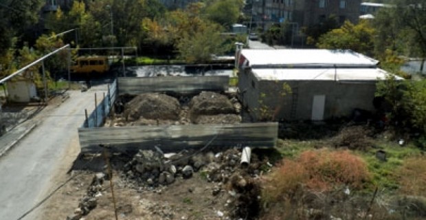 Կանաչապատ տարածքում առևտրի սրահ կառուցելու համար քաղաքապետարանը 
տվել է դրական եզրակացություն (վիդեո)