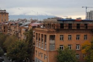Նախկին վարչապետ Արմեն Սարգսյանը քաղաքապետարանի թույլտվությամբ մանսարդ է 
կառուցում