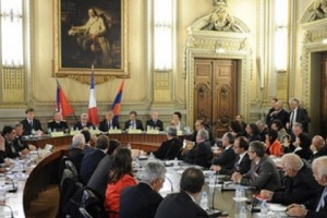 Նախագահը հանդիպել է Լիոնի քաղաքապետին, ֆրանսիացի գործարարներին եւ հայ 
համայնքին