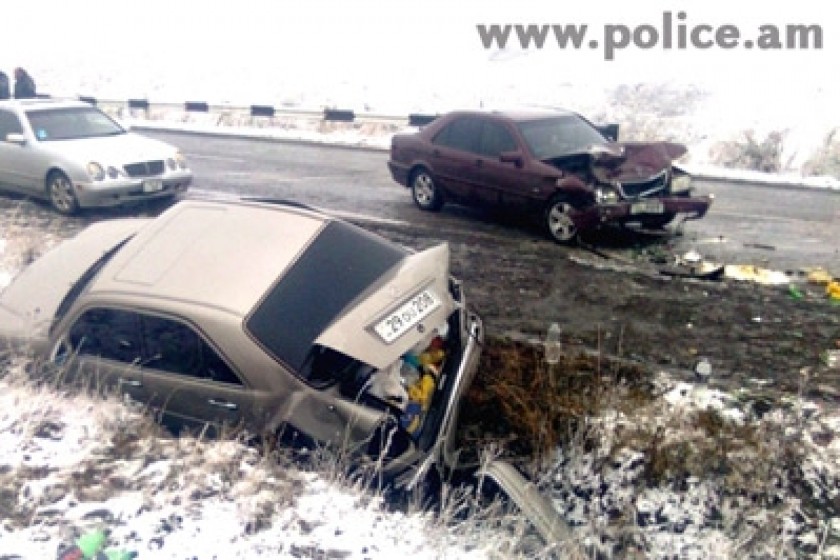 Բախում՝ ճանապարհին. 4 վիրավոր
