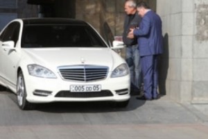 ԱԺ պատգամավոր Նահապետ Գևորգյանը հայհոյել եւ սպառնացել է ֆոտոլրագրող 
Շամշյանին