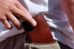Գումարը՝ գրպանահատի ձեռքում