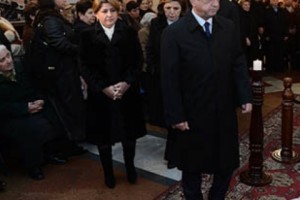 President and Public Pay Last Respects to Flora Martirosyan