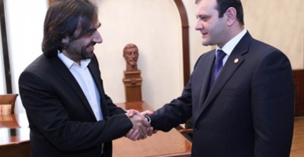 Տարոն Մարգարյանը հյուրընկալել է Անդրե Մանուկյանին