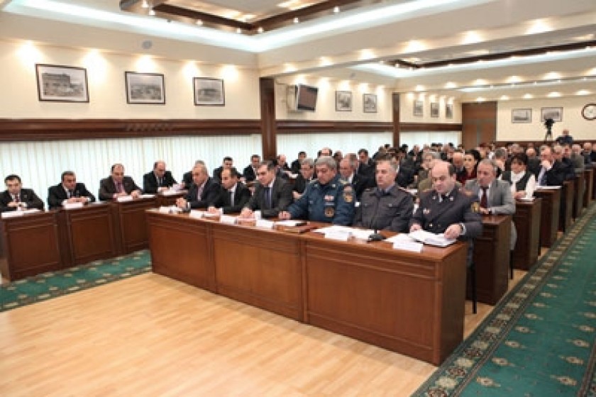 Հանձնարարվել է տոնական օրերին ապահովել հասարակական տրանսպորտի 
պատշաճ սպասարկում