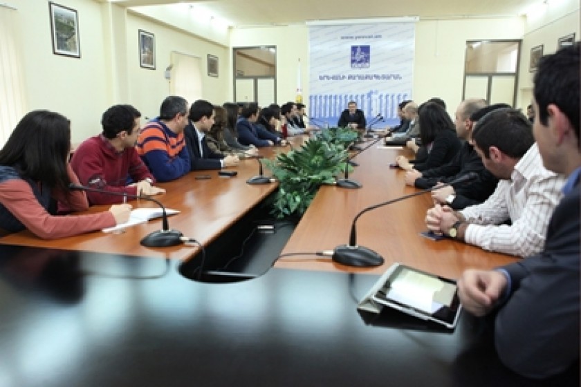 Քաղաքապետը հանդիպել է սոցիալական ցանցերի մի խումբ օգտատերերի և բլոգերների 
հետ