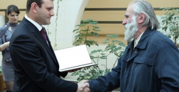 Երևանի քաղաքապետը պարգևատրել է արվեստի և մշակույթի, սպորտի,  
առողջապահության և սոցիալական ոլորտների մի շարք ներկայացուցիչների