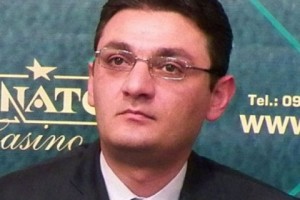 Это были первые президентские выборы, которые проходили в атмосфере юмора – 
политолог