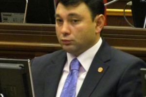 Э.Шармазанов: "Первый президент будет только брендом"