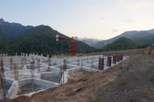 Արցախում շարունակվում են Սուվորովի և Մադաթովի անվան ռազմական ուսումնարանի 
կառուցման աշխատանքները (վիդեո)