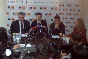 Армен Мартиросян: "Власти должны признать свое поражение"